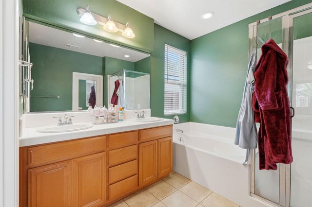 1428 N Leila Street, Visalia, CA 93291