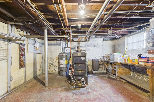 65 Milton St, New Bedford, MA 02740