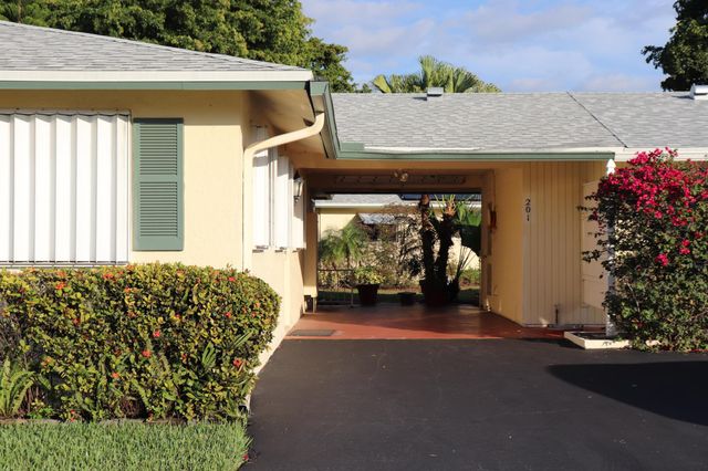 201 Cardinal Lane, Delray Beach, FL 33445
