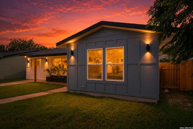 219 LAURELWOOD DR, San Antonio, TX 78213