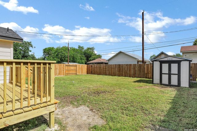 219 LAURELWOOD DR, San Antonio, TX 78213