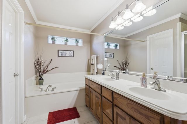 3207 Crossbridge Circle, Granbury, TX 76049