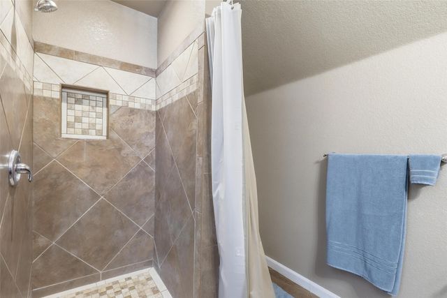 3207 Crossbridge Circle, Granbury, TX 76049