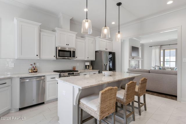 423 Flores Court, Lafayette, LA 70507