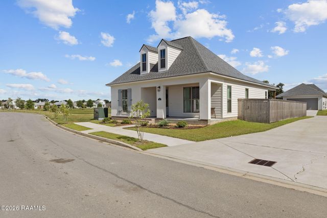 423 Flores Court, Lafayette, LA 70507