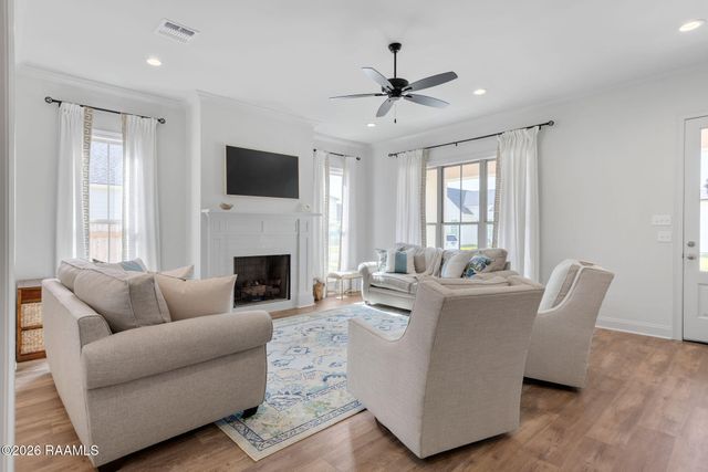 423 Flores Court, Lafayette, LA 70507