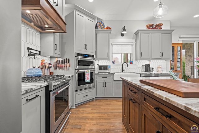 1309 Waverly Dr, Lawrence, KS 66049