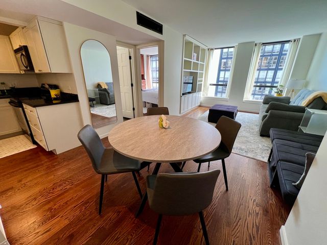 260 E Chestnut Street 1511, Chicago, IL 60611