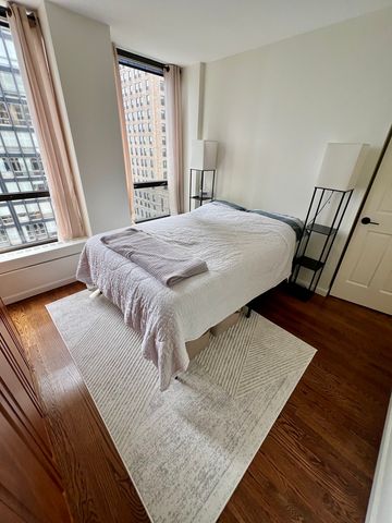 260 E Chestnut Street 1511, Chicago, IL 60611