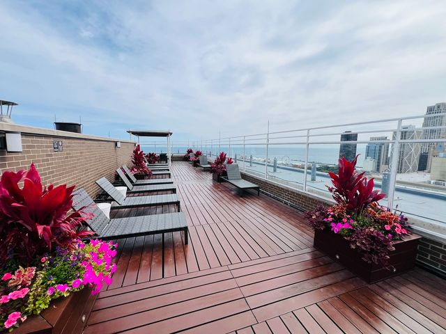 260 E Chestnut Street 1511, Chicago, IL 60611