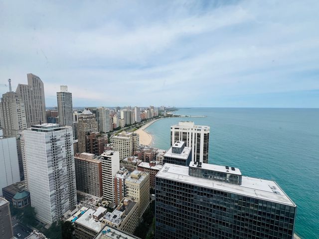 260 E Chestnut Street 1511, Chicago, IL 60611