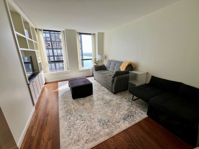 260 E Chestnut Street 1511, Chicago, IL 60611