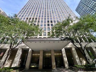 260 E Chestnut Street 1511, Chicago, IL 60611