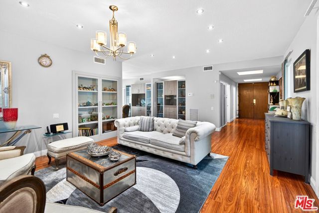 4822 Van Noord Avenue 6, Sherman Oaks, CA 91423