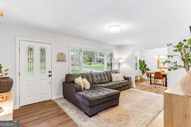 1879 Long, Decatur, GA 30032