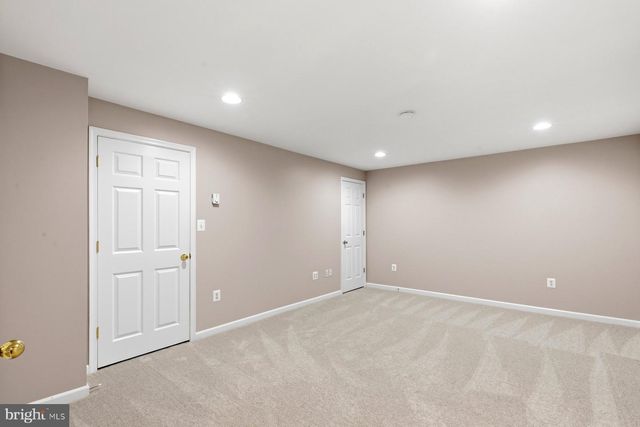 184 HICKORY POINT RD, Pasadena, MD 21122
