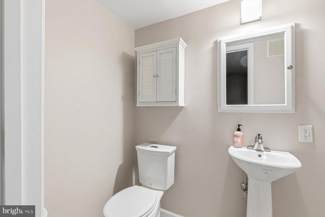 184 HICKORY POINT RD, Pasadena, MD 21122