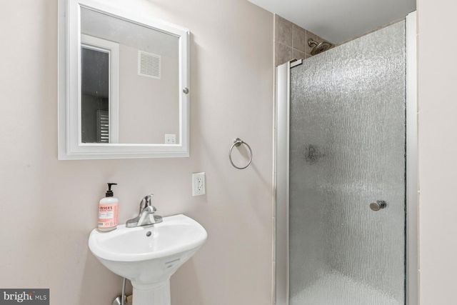 184 HICKORY POINT RD, Pasadena, MD 21122