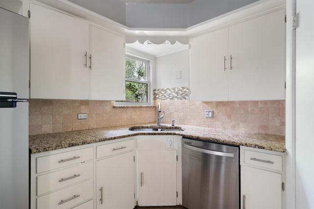 6131 Reiger Avenue, Dallas, TX 75214