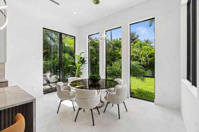1040 NW 6th Terrace, Boca Raton, FL 33486