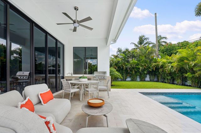 1040 NW 6th Terrace, Boca Raton, FL 33486