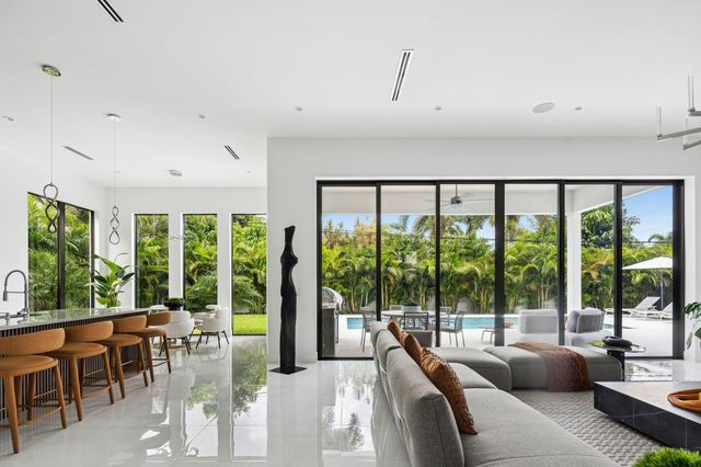 1040 NW 6th Terrace, Boca Raton, FL 33486