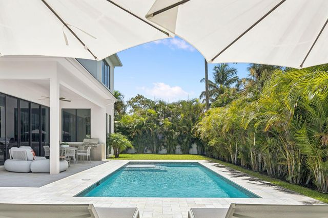 1040 NW 6th Terrace, Boca Raton, FL 33486