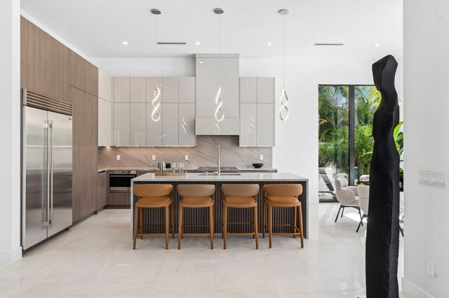 1040 NW 6th Terrace, Boca Raton, FL 33486
