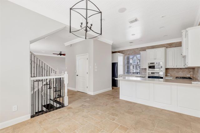 135 Low Country Lane, The Woodlands, TX 77380