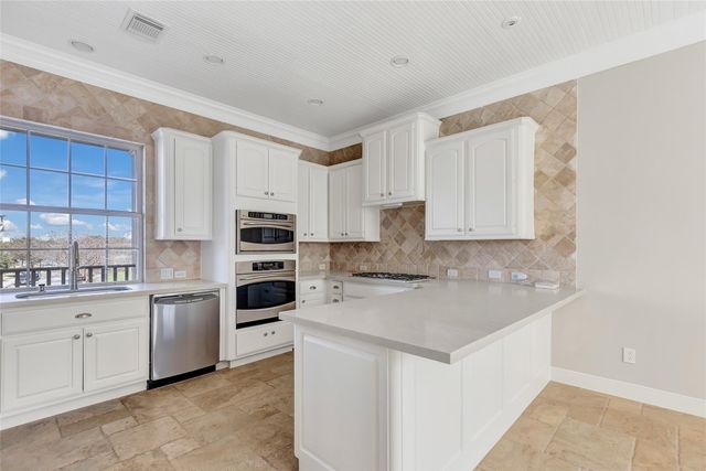 135 Low Country Lane, The Woodlands, TX 77380