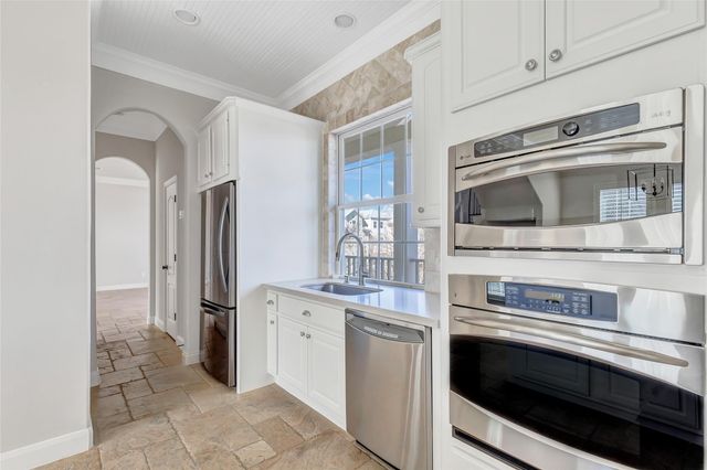 135 Low Country Lane, The Woodlands, TX 77380