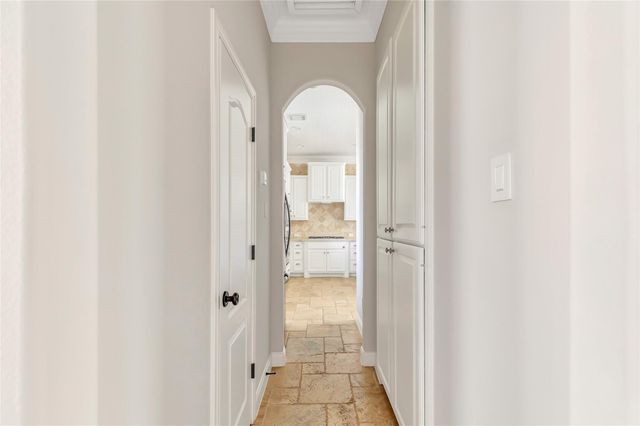 135 Low Country Lane, The Woodlands, TX 77380