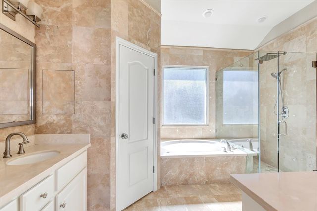 135 Low Country Lane, The Woodlands, TX 77380