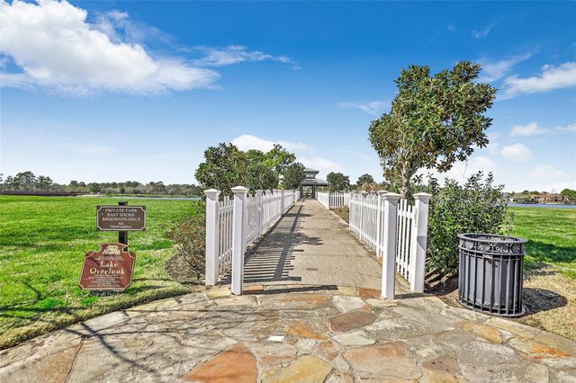 135 Low Country Lane, The Woodlands, TX 77380