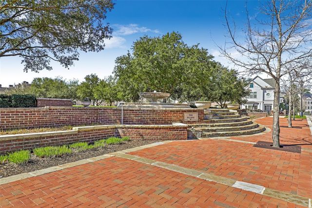 135 Low Country Lane, The Woodlands, TX 77380