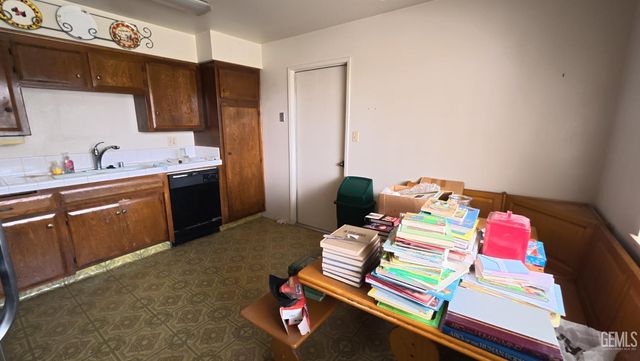 5409 Appletree Lane, Bakersfield, CA 93309