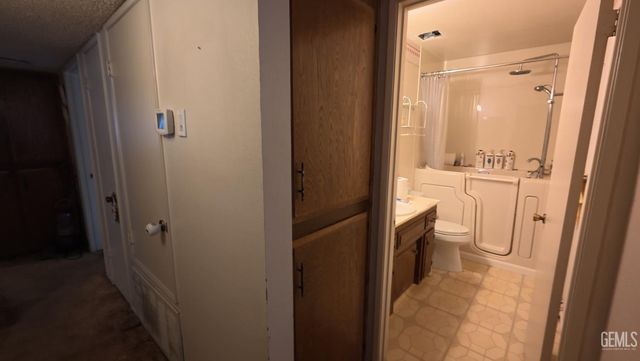 5409 Appletree Lane, Bakersfield, CA 93309