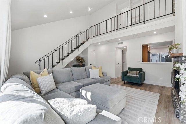 135 Morristown Lane, Costa Mesa, CA 92626