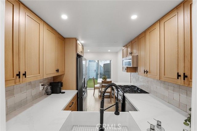 135 Morristown Lane, Costa Mesa, CA 92626