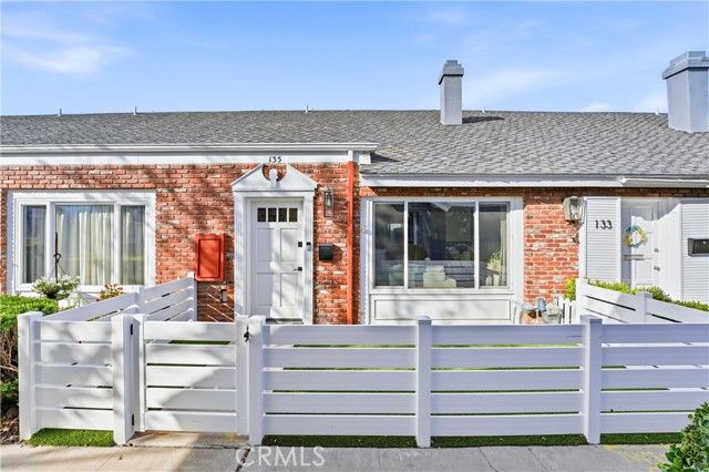 135 Morristown Lane, Costa Mesa, CA 92626