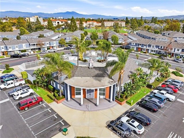 135 Morristown Lane, Costa Mesa, CA 92626