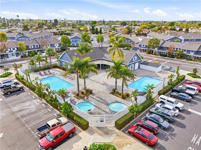 135 Morristown Lane, Costa Mesa, CA 92626