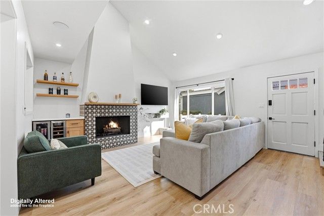 135 Morristown Lane, Costa Mesa, CA 92626