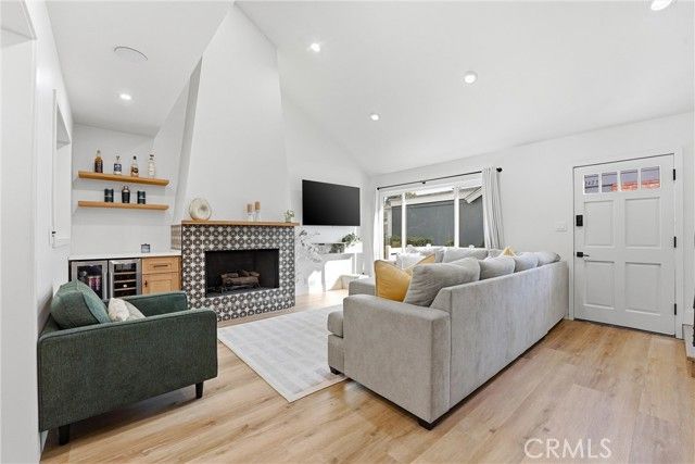 135 Morristown Lane, Costa Mesa, CA 92626