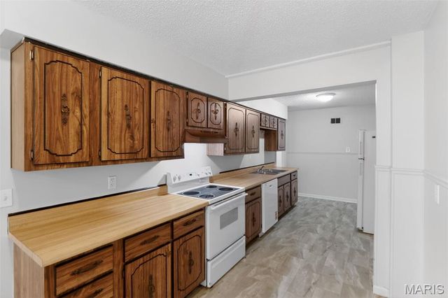 1221 Thatcher Avenue, St Louis, MO 63135