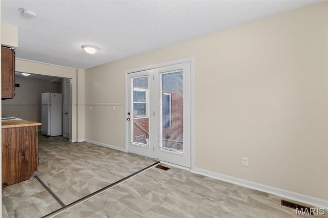 1221 Thatcher Avenue, St Louis, MO 63135