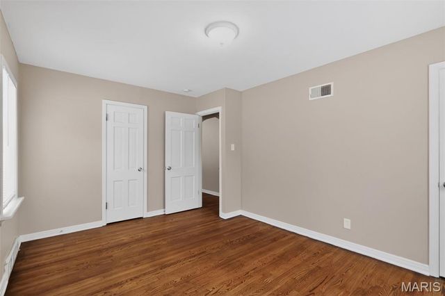 1221 Thatcher Avenue, St Louis, MO 63135