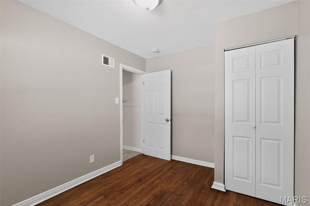 1221 Thatcher Avenue, St Louis, MO 63135