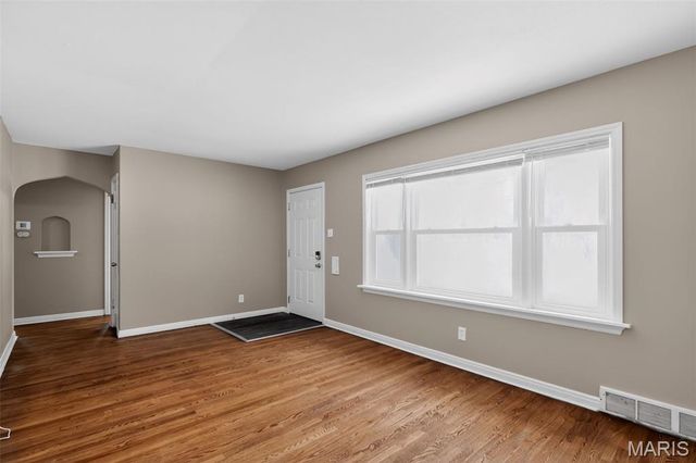 1221 Thatcher Avenue, St Louis, MO 63135