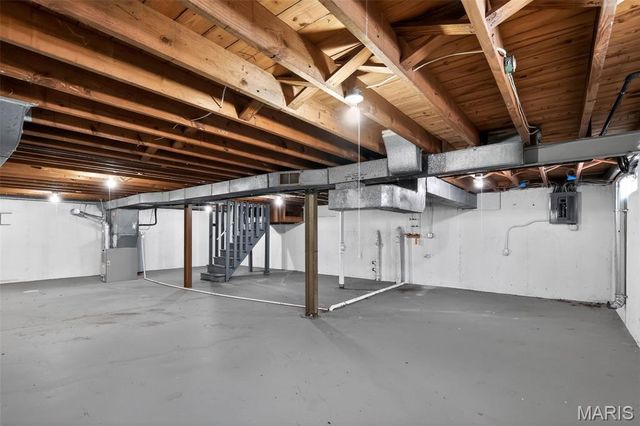 1221 Thatcher Avenue, St Louis, MO 63135